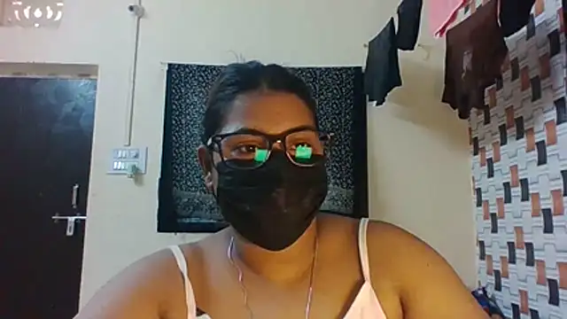 Hotmilfxox online show from 11, 7, 2026