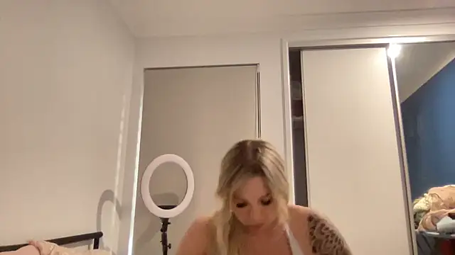 bootydollbaby online show from 23, 6, 2026