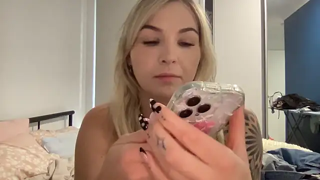bootydollbaby online show from 28, 7, 2026