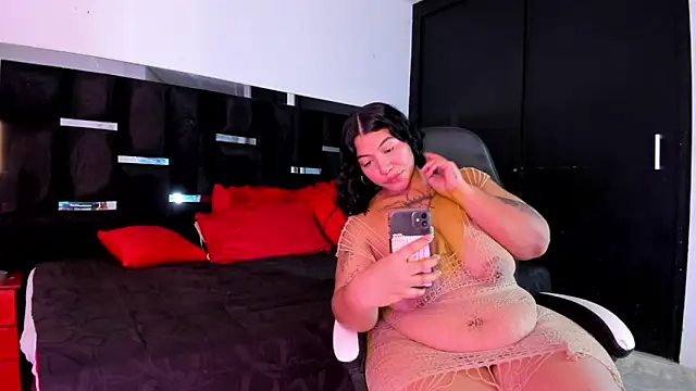 Snapshot of Tasha_Sant chatting on 17, 10, 2025 Tasha Sant online show from 17, 10, 2025