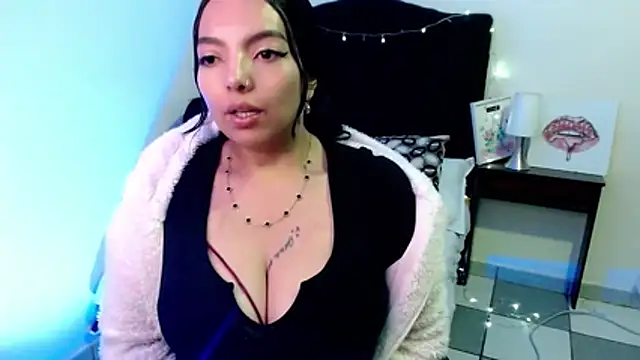 loren tits24 online show from 17, 6, 2026