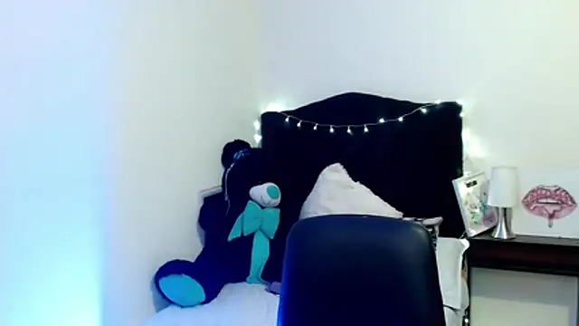 loren tits24 online show from 23, 6, 2026
