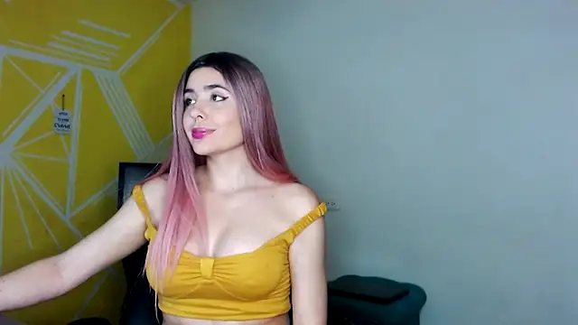 Snapshot of Nikolle_Rouss chatting on 4, 12, 2024 Nikolle Rouss online show from 4, 12, 2024