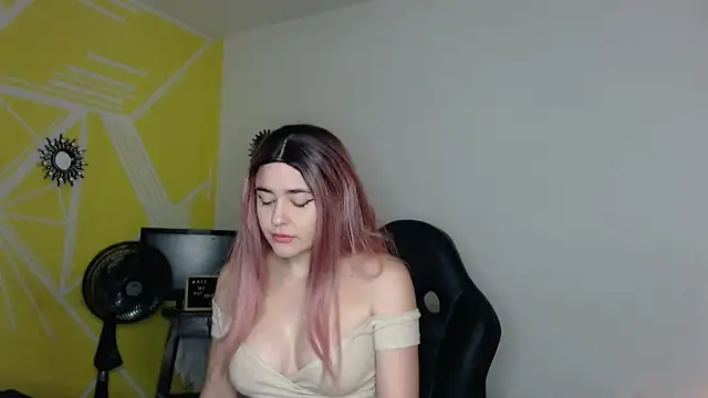 Snapshot of Nikolle_Rouss chatting on 19, 9, 2025 Nikolle Rouss online show from 19, 9, 2025