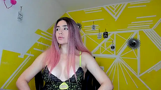 Snapshot of Nikolle_Rouss chatting on 23, 10, 2025 Nikolle Rouss online show from 23, 10, 2025