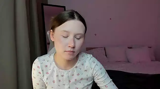 Snapshot of Stella_Sunny chatting on 20, 12, 2024 Stella Sunny online show from 20, 12, 2024