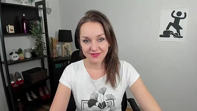 Snapshot of AliciaDesire chatting on 18, 12, 2024 AliciaDesire online show from 18, 12, 2024