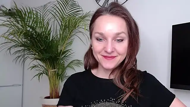 Snapshot of AliciaDesire chatting on 10, 2, 2025 AliciaDesire online show from 10, 2, 2025