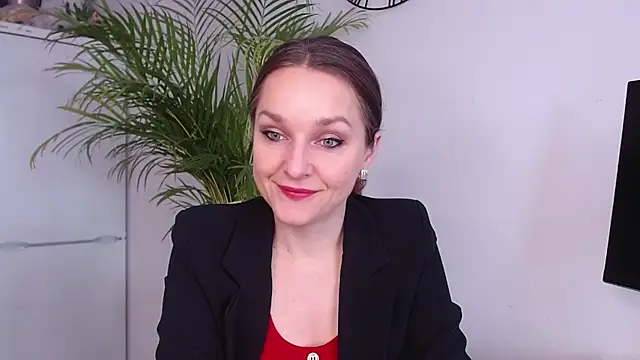 Snapshot of AliciaDesire chatting on 5, 3, 2025 AliciaDesire online show from 5, 3, 2025