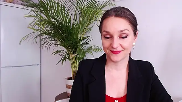 Snapshot of AliciaDesire chatting on 5, 3, 2025 AliciaDesire online show from 5, 3, 2025