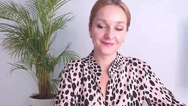 Snapshot of AliciaDesire chatting on 30, 10, 2025 AliciaDesire online show from 30, 10, 2025