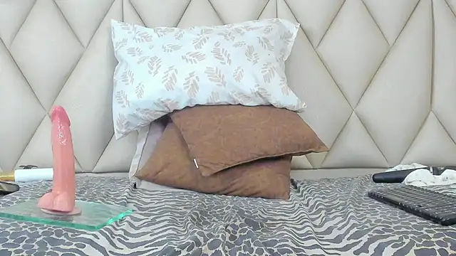 zamira 44 online show from 13, 3, 2025