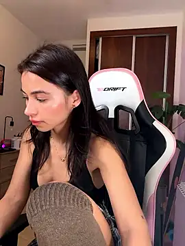 Adriennesexxx online show from 18, 1, 2026