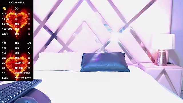 Snapshot of NatazhaQueen chatting on 10, 9, 2025 NatazhaQueen online show from 10, 9, 2025