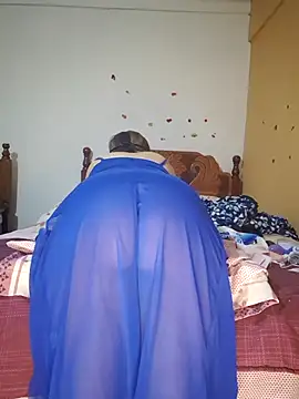 Lunababymylove online show from 5, 1, 2025