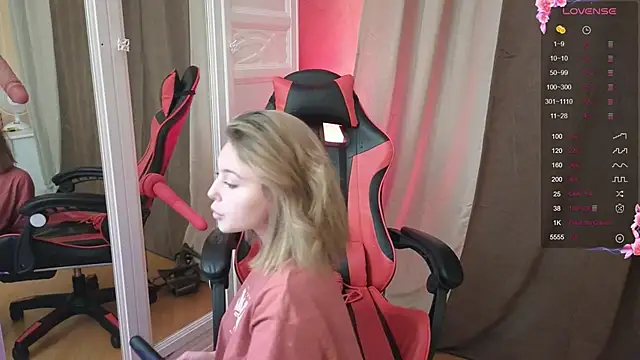 Snapshot of I_see_Ays1 chatting on 22, 10, 2025 I see Ays1 online show from 22, 10, 2025