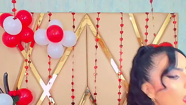 GiahDaniels online show from 14, 2, 2025