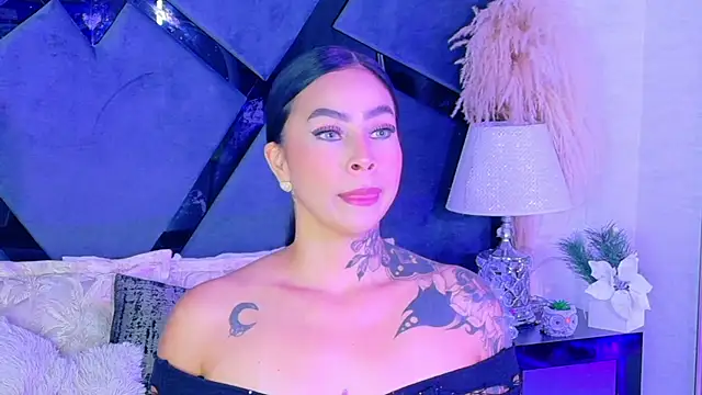 GiahDaniels online show from 21, 7, 2026