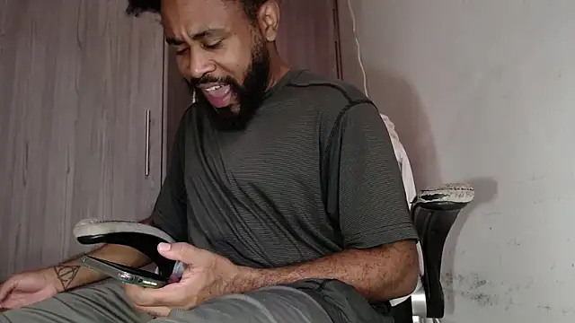 KaelMoreau online show from 11, 3, 2025