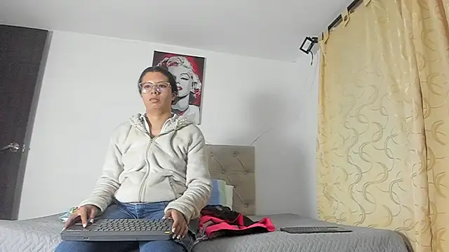 Vahiolet smith online show from 9, 9, 2025