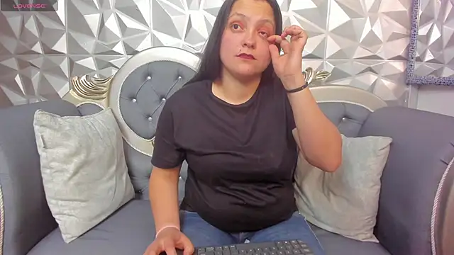 KataleyaStiward online show from 13, 12, 2024