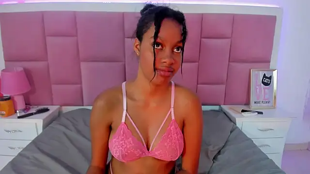 Snapshot of StormiHills chatting on 7, 2, 2025 StormiHills online show from 7, 2, 2025