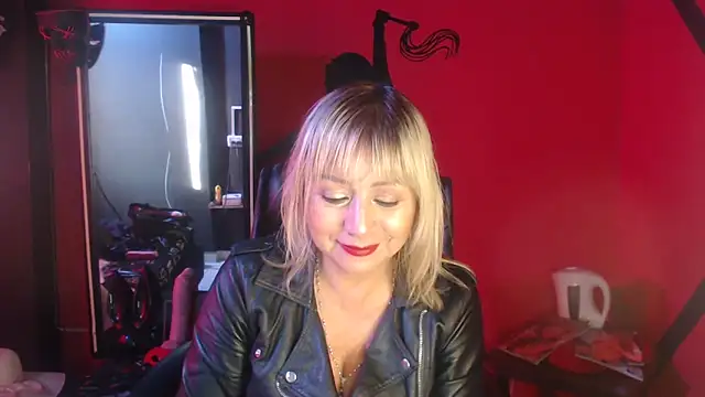 KLOE PIELL online show from 5, 11, 2025