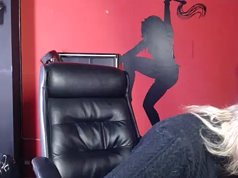 KLOE PIELL online show from 25, 4, 2026