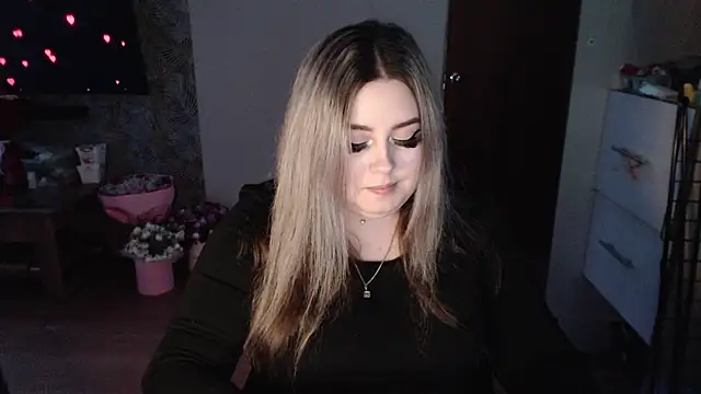 TiffaniYW online show from 17, 1, 2025