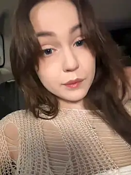 Peachy Dream online show from 9, 3, 2025