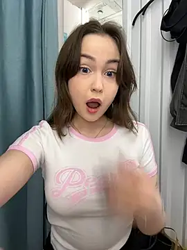 Peachy Dream online show from 13, 3, 2025