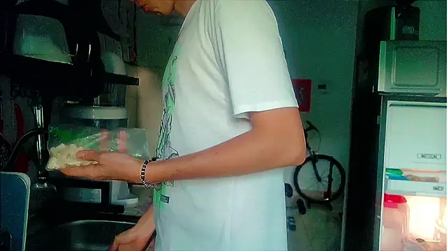 Snapshot of Andy_gray chatting on 27, 11, 2025 Andy gray online show from 27, 11, 2025