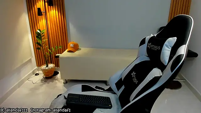 dafboy1 online show from 25, 1, 2025