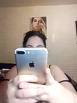 Snapshot of AdelinaJude chatting on 1, 2, 2025 AdelinaJude online show from 1, 2, 2025