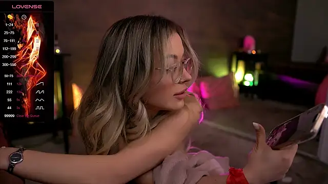 KylieJoyce online show from 23, 2, 2025