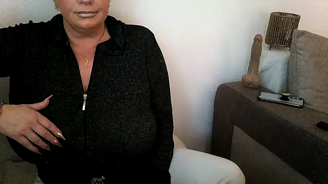 hotsierra4u online show from 4, 4, 2026