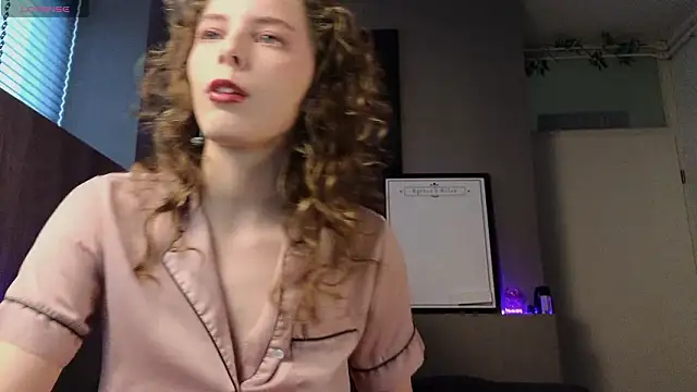 AyreenMoore online show from 8, 2, 2026