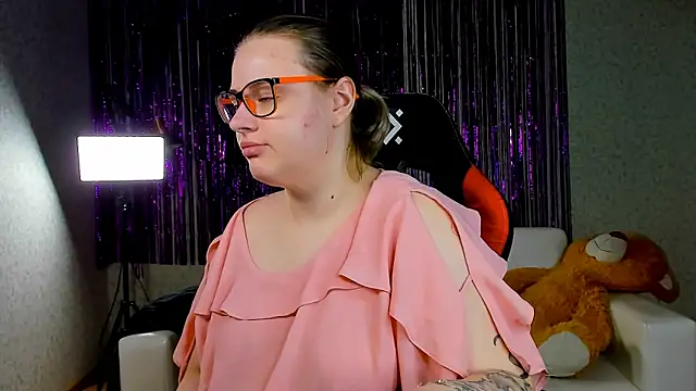 Seductive She Wolf online show from 7, 3, 2025