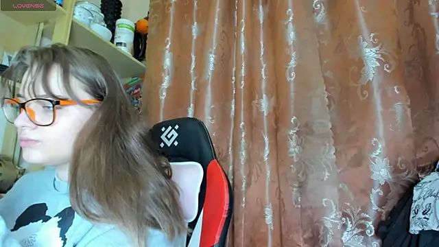 Seductive She Wolf online show from 2, 4, 2026