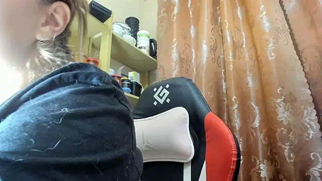 Seductive She Wolf online show from 24, 4, 2026