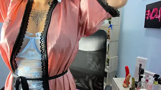Snapshot of Samantha_Smiith chatting on 5, 6, 2026 Samantha Smiith online show from 5, 6, 2026