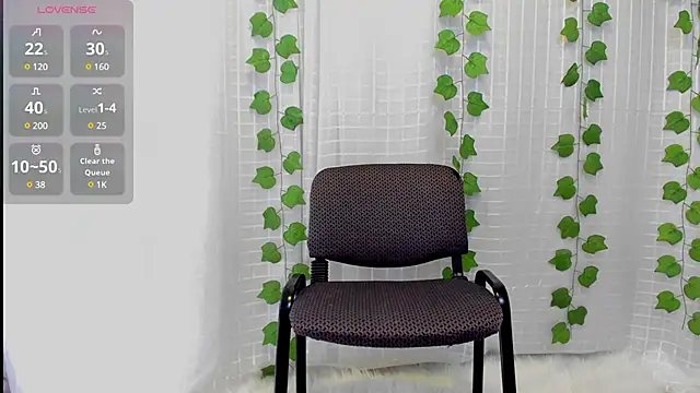 Madeleine  w online show from 5, 3, 2025