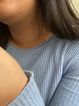 yassminsexy22 online show from 6, 2, 2025