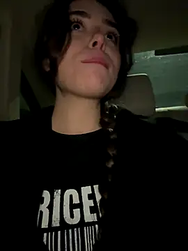 Snapshot of pantyless chatting on 19, 9, 2025 pantyless online show from 19, 9, 2025