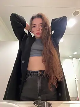 Snapshot of pantyless chatting on 22, 9, 2025 pantyless online show from 22, 9, 2025