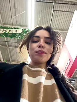 Snapshot of pantyless chatting on 27, 9, 2025 pantyless online show from 27, 9, 2025