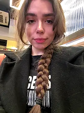 Snapshot of pantyless chatting on 30, 9, 2025 pantyless online show from 30, 9, 2025