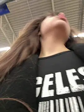 Snapshot of pantyless chatting on 22, 10, 2025 pantyless online show from 22, 10, 2025