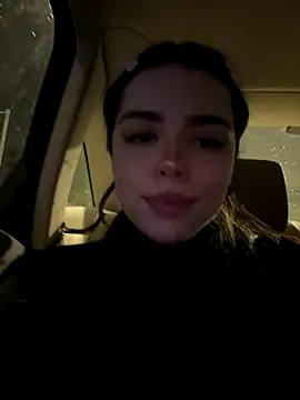 Snapshot of pantyless chatting on 25, 10, 2025 pantyless online show from 25, 10, 2025