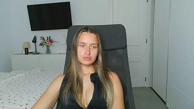 Snapshot of Submissive_love chatting on 28, 10, 2025 Submissive love online show from 28, 10, 2025